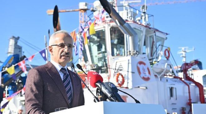 Bakan Uraloğlu açıkladı! Limanlarda elleçlenen yük miktarında rekor