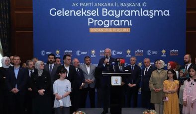 AK Parti teşkilatları kendi aralarında bayramlaştı