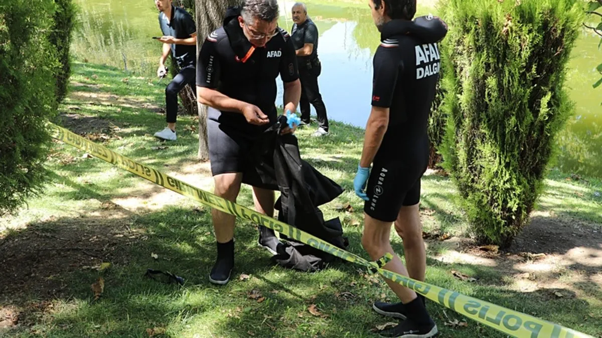 Eskişehir’de Porsuk Çayı’nda kan donduran manzara